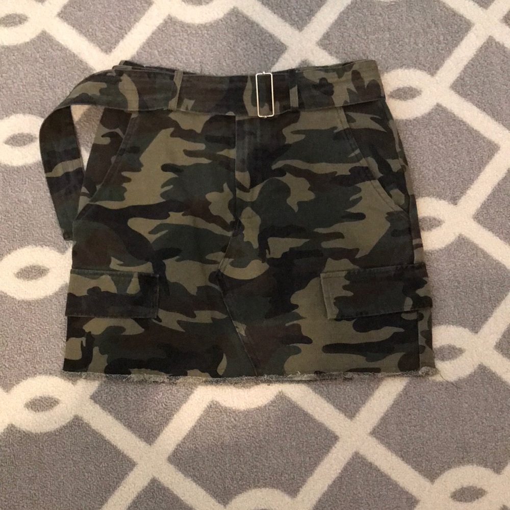 Forever 21 camouflage mini skirt
